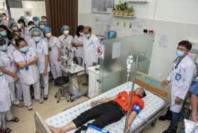 DIỄN TẬP QUY TRÌNH BÁO ĐỘNG ĐỎ NỘI VIỆN TRONG CẤP CỨU NGƯỜI BỆNH TẠI BỆNH VIỆN MẮT