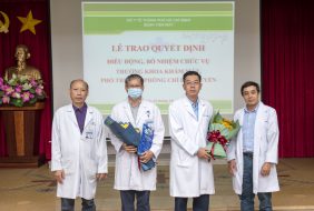 Trao Quyết định điều động, bổ nhiệm chức vụ Trưởng khoa Khám mắt và Phó Trưởng phòng Chỉ đạo tuyến trực thuộc Bệnh viện Mắt