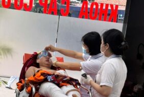 Chấn thương mắt do pháo tự chế