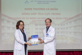 BỆNH VIỆN MẮT TP.HCM KHEN THƯỞNG CÁ NHÂN TIÊU BIỂU TRONG TRIỂN KHAI HỒ SƠ BỆNH ÁN ĐIỆN TỬ (EMR)